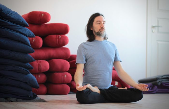 Massimo Barberi YogaFarm instruktør profilbilde Massimo Barberi YogaFarm video yogainstruktør, yogapraksis, fordype seg i yoga,