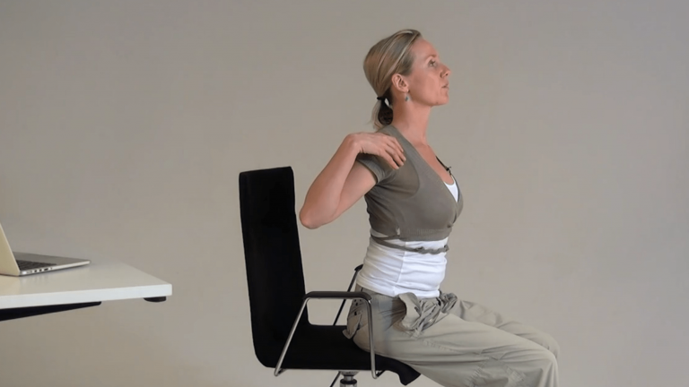 nettyoga kontoryoga yogagamasinet yogaonline yoga på nett rygg skuldre smerter i rygg stive skuldre